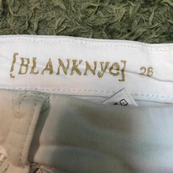 BLANKNYC EMBROIDERED WHITE DENIM SHORTS - Picture 4 of 5
